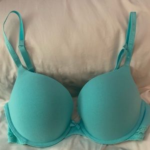 NWOT VS Plunge Bra